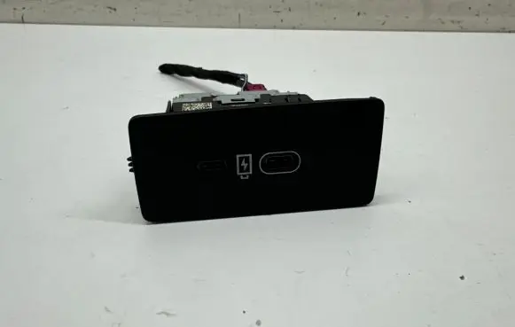 Volvo XC60 USB socket connector 41049760 32375814