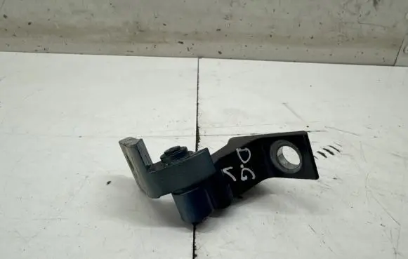 Volkswagen Golf VIII Rear door upper hinge 5H0833402A