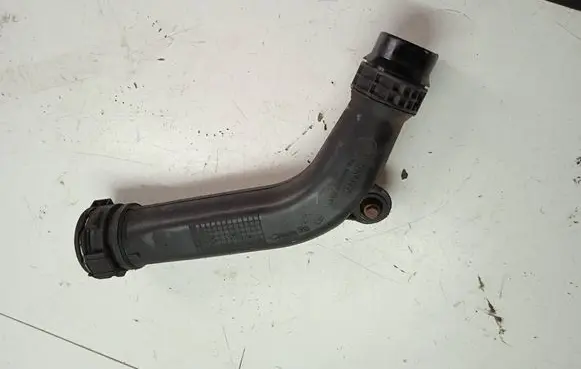 Renault Megane III Air intake duct part 144600001R