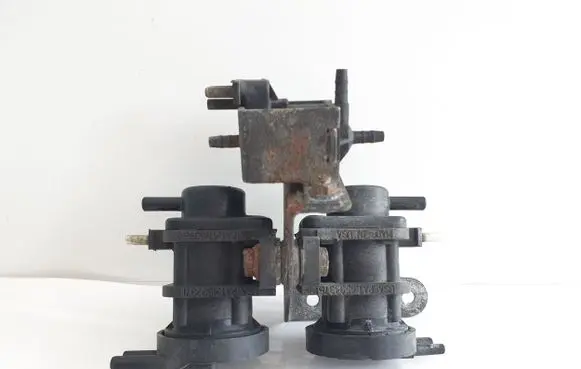 Mercedes-Benz S W140 Vacuum valve 0005450327