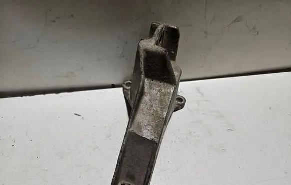 Renault Espace II Gearbox mounting bracket 