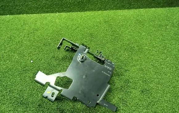 Peugeot 3008 II Other engine bay part 9824023080