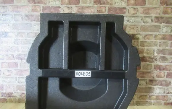 Renault Koleos I Spare wheel mounting bracket 