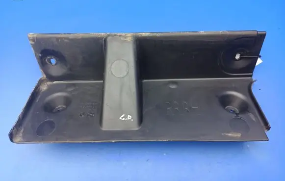 Mercedes-Benz ML W163 Center/middle under tray cover 1636980654
