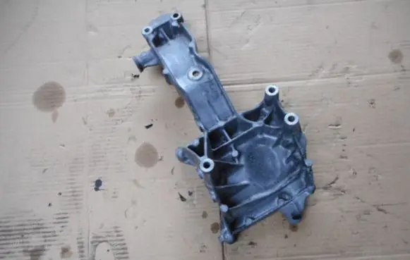 Mercedes-Benz C W205 Engine mounting bracket A6512340239