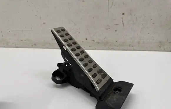 Hyundai Tucson IV NX4 Accelerator throttle pedal 32700N7110