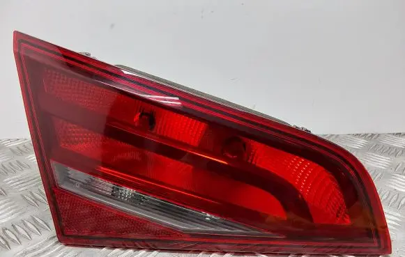 Audi A3 S3 8V Tailgate rear/tail lights 8V4945093