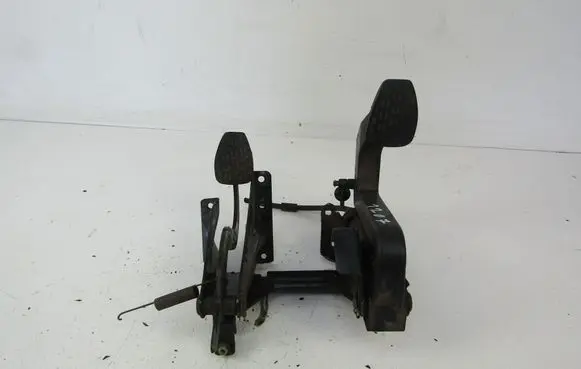 Mercedes-Benz Vito Viano W638 Pedal assembly 