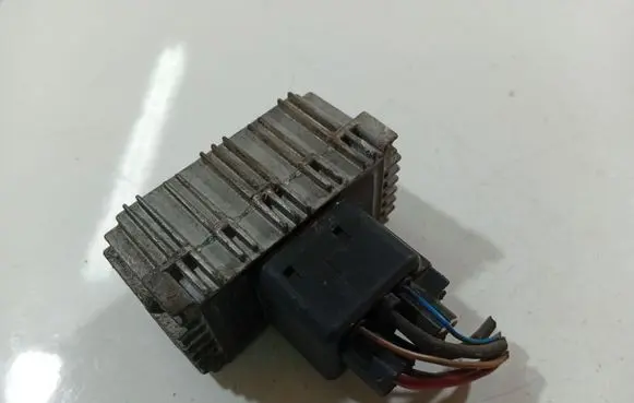 Opel Astra H Glow plug pre-heat relay 09132691