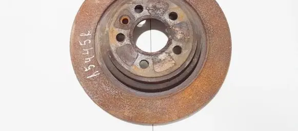 Volvo V70 Rear brake disc neventiliuojamas