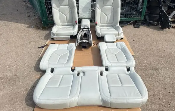 Porsche Macan (95B) ABS pump bracket 
