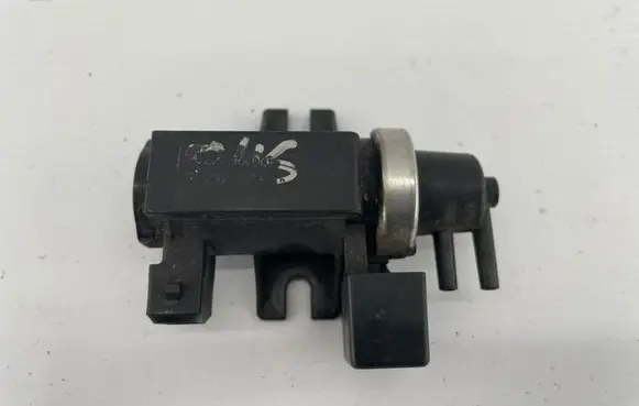 BMW 3 E46 Turbo solenoid valve 2279600 2247906