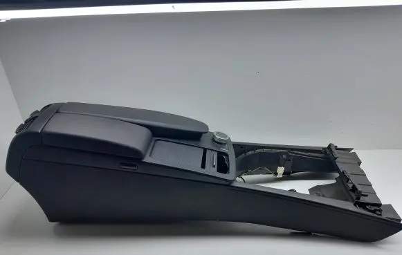 Mercedes-Benz C W204 Armrest A2046800150