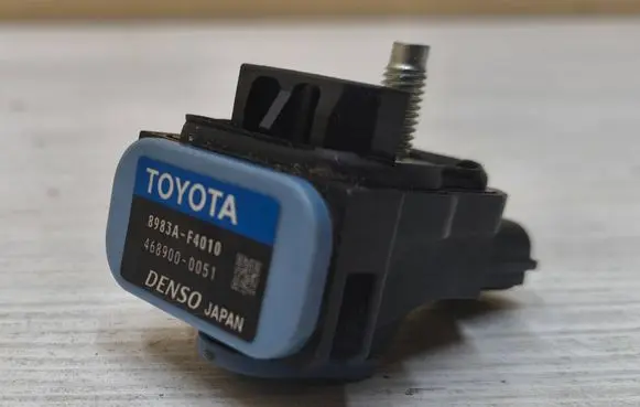 Toyota C-HR I Airbag deployment crash/impact sensor 8983AF4010 4689000051