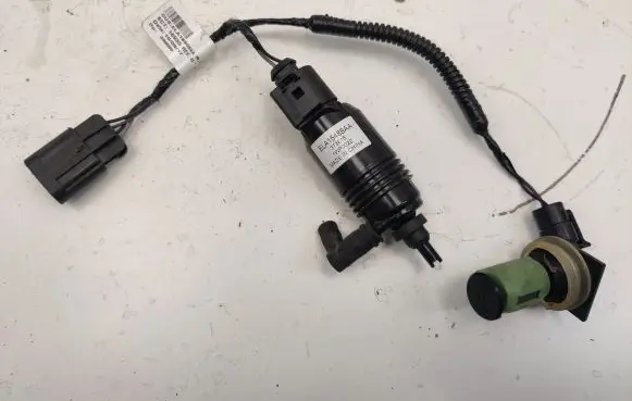Chevrolet Camaro Windscreen/windshield washer pump ELA16935AA 16935 099586