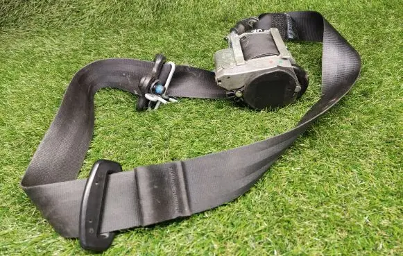 Ford Focus Front seatbelt BM5161294AAW 617231800
