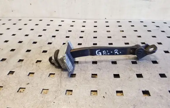 Chevrolet Captiva Rear door check strap stopper