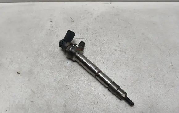 Audi Q3 8U Fuel injector 04L130277AC