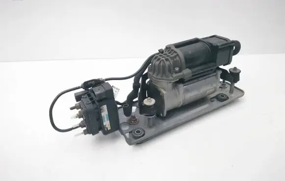 Mercedes-Benz E W213 Air suspension compressor/pump A2133202701