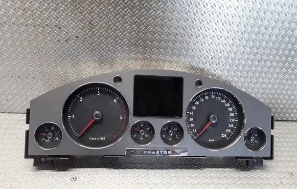 Volkswagen Phaeton Speedometer (instrument cluster) 3D0920881A