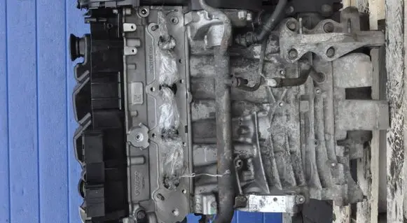 Volvo V40 Engine swap D4204T8