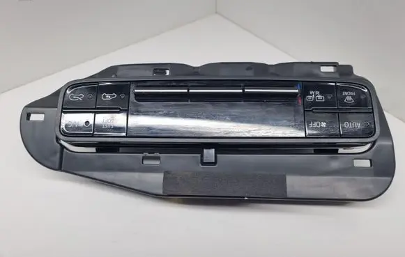 Toyota Auris E180 Climate control unit 5546802030 75H695