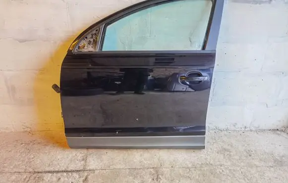 Audi Q7 4L Front door