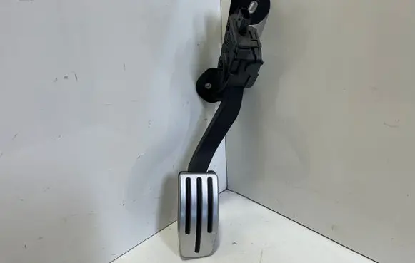 Tesla Model S Accelerator throttle pedal BE5C9F836AA