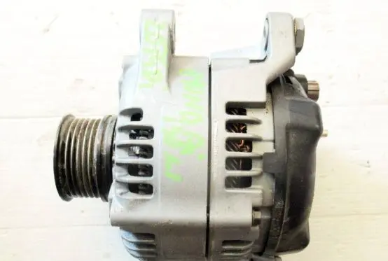 Hyundai i30 Generator/alternator 373002GPD0 1042119700 135V15A