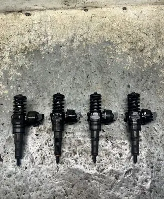 Volkswagen PASSAT B6 Fuel injectors set 0138130073AG