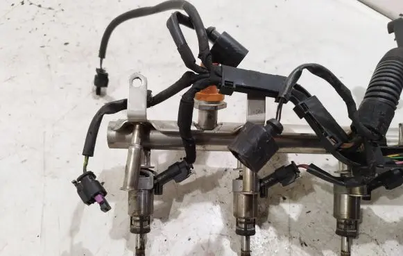 Audi A4 S4 B8 8K Fuel injection system set 06j133317m 06j133036