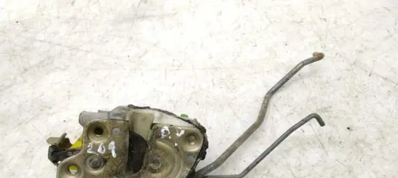 Mitsubishi Colt Front door lock 
