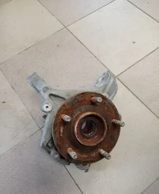 Chrysler Pacifica Front wheel hub 68189018AC 68189018