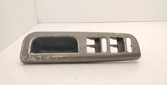 Volkswagen PASSAT B5 Front door window switch trim 3B1867171C