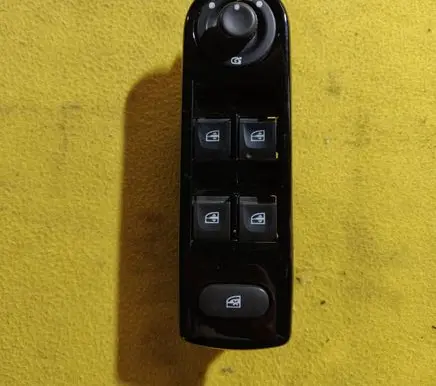 Renault Clio IV Electric window control switch 254118722R 10023903