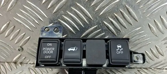 Nissan X-Trail T32 Tailgate opening switch 