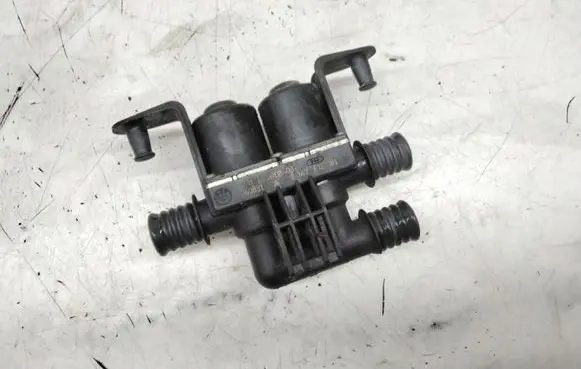 BMW 5 E60 E61 Coolant heater control valve 6411693170803