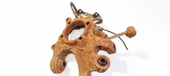 Rear wheel hub
