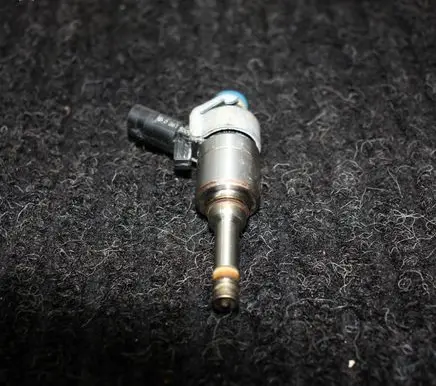 Audi Q5 SQ5 Fuel injector 06H906036E