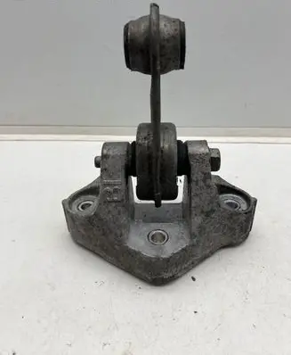 Nissan X-Trail T32 Engine mount bracket 112383734R 088172