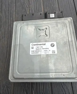 BMW 3 E90 E91 Engine control unit/module 7621178 5WK94901