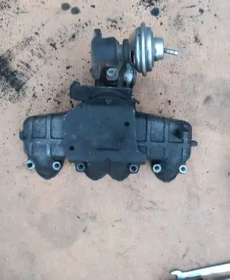 Volkswagen Multivan T4 Intake manifold 028129713e