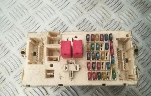 Fiat Punto (188) Fuse box set 46758961