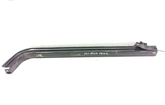 Chrysler Pacifica Sliding door bottom rail 827AB02330991