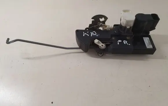 Opel Frontera B Front door lock 16639861