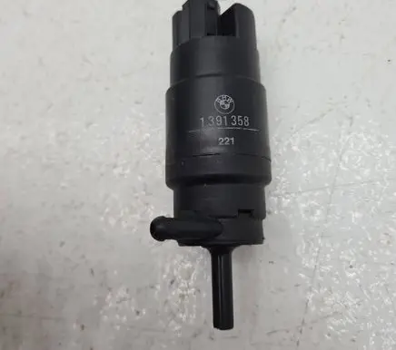 BMW 5 E34 Windscreen/windshield washer pump 1391358