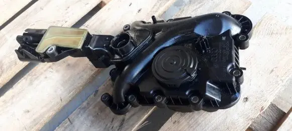 Audi A6 S6 C7 4G Oil breather separator 06E103547AE