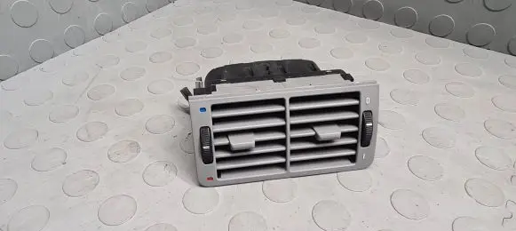 BMW 7 E38 Rear air vent grill 64228390117 64228364120 628390290