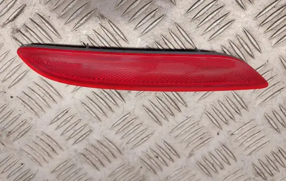 Chrysler Pacifica Rear tail light reflector 68230394AA
