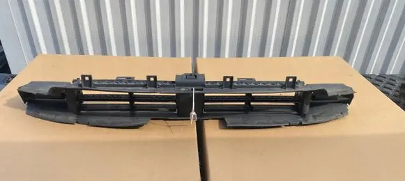 BMW 7 G11 G12 Intercooler air channel guide 7497215